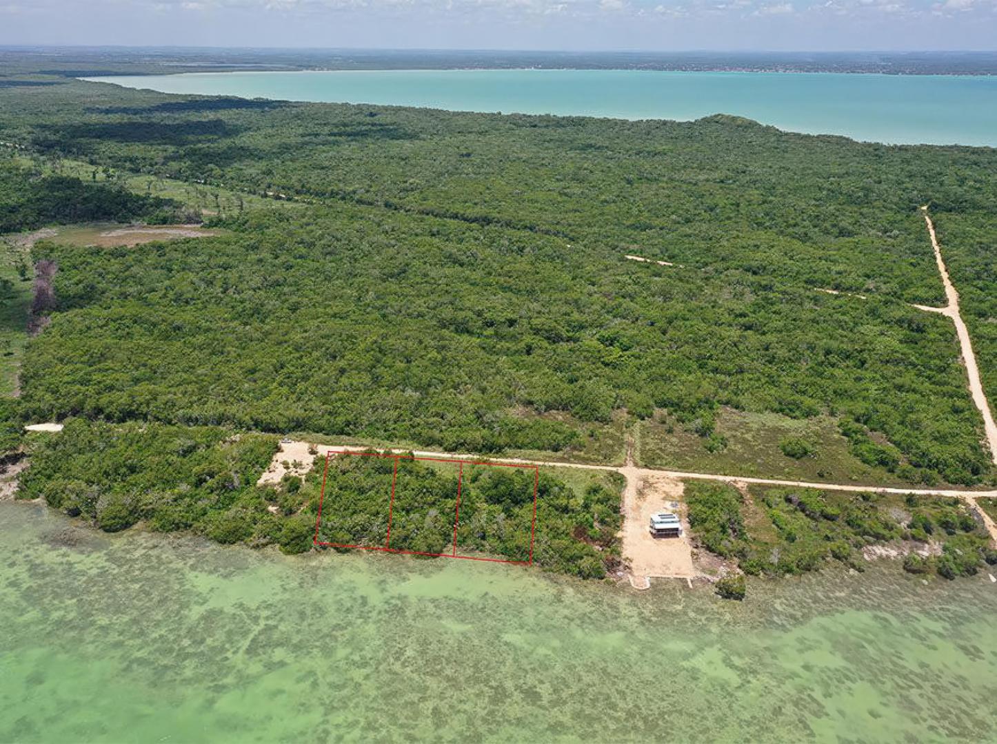 Seafront Lots near Blackbeard – Private island in Central America